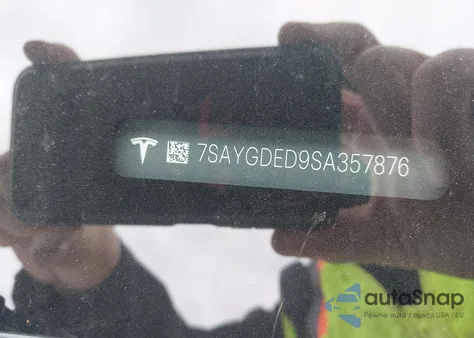 2025 Tesla Model Y Long Range Dual Motor All-Wheel Drive из США, поврежденный, VIN 7SAYGDED9SA357876